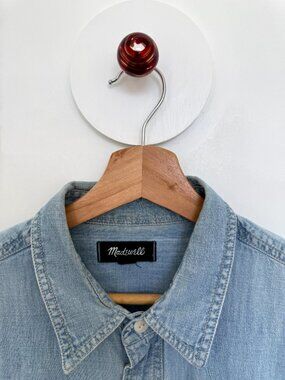 Madewell Men's Light Wash Chambray Short Sleeve Button-Down Shirt Utility Pocket